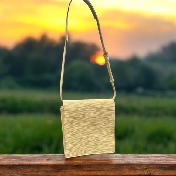 Auth. LOUIS VUITTON "Biarritz" Epi Leather Cream Adjustable Shoulder Bag EUC - Picture 2 of 12